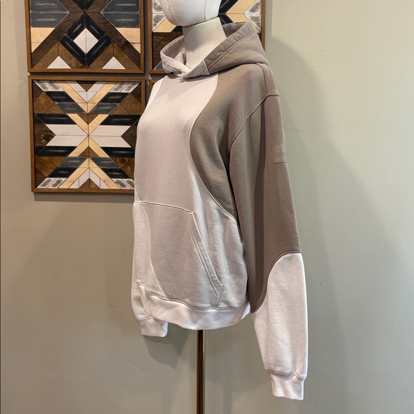 ALO Yoga Make Waves Hoodie in Ivory/Bone/Gravel size XXS EUC - Picture 4 of 12